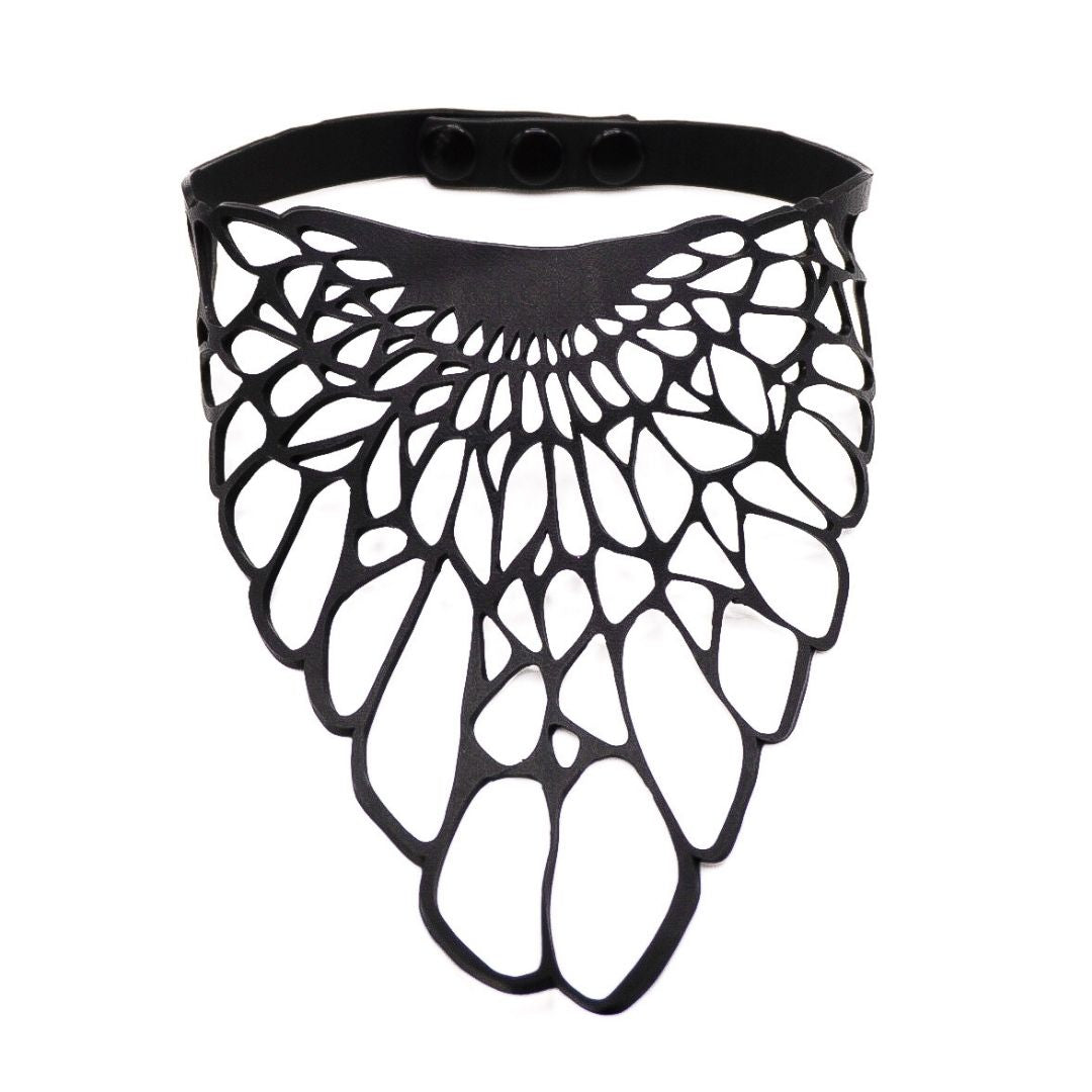 Queeny Statement Rubber Choker